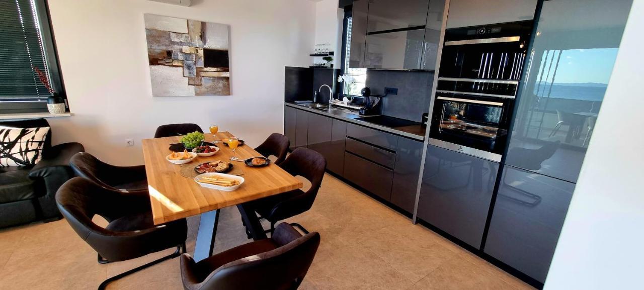 Dinary Apartman Vir Buitenkant foto