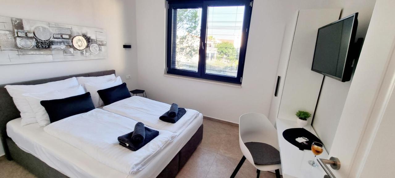 Dinary Apartman Vir Buitenkant foto